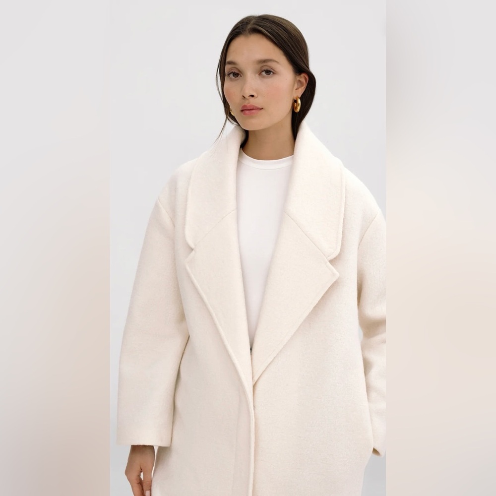 Elegant Cream Teddy Jacket - Picture 3 of 7